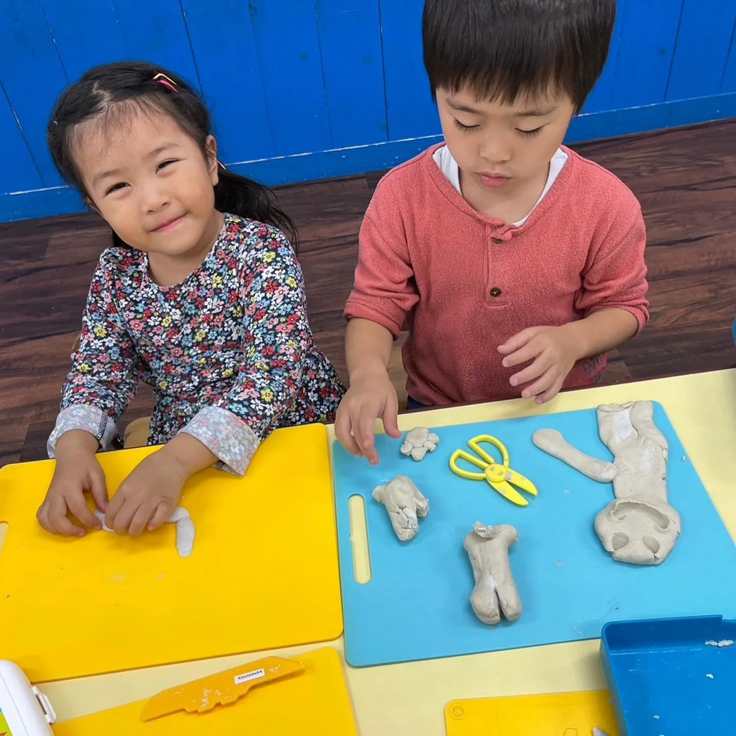 11/8(水) Kinder class today ☀️🦕...