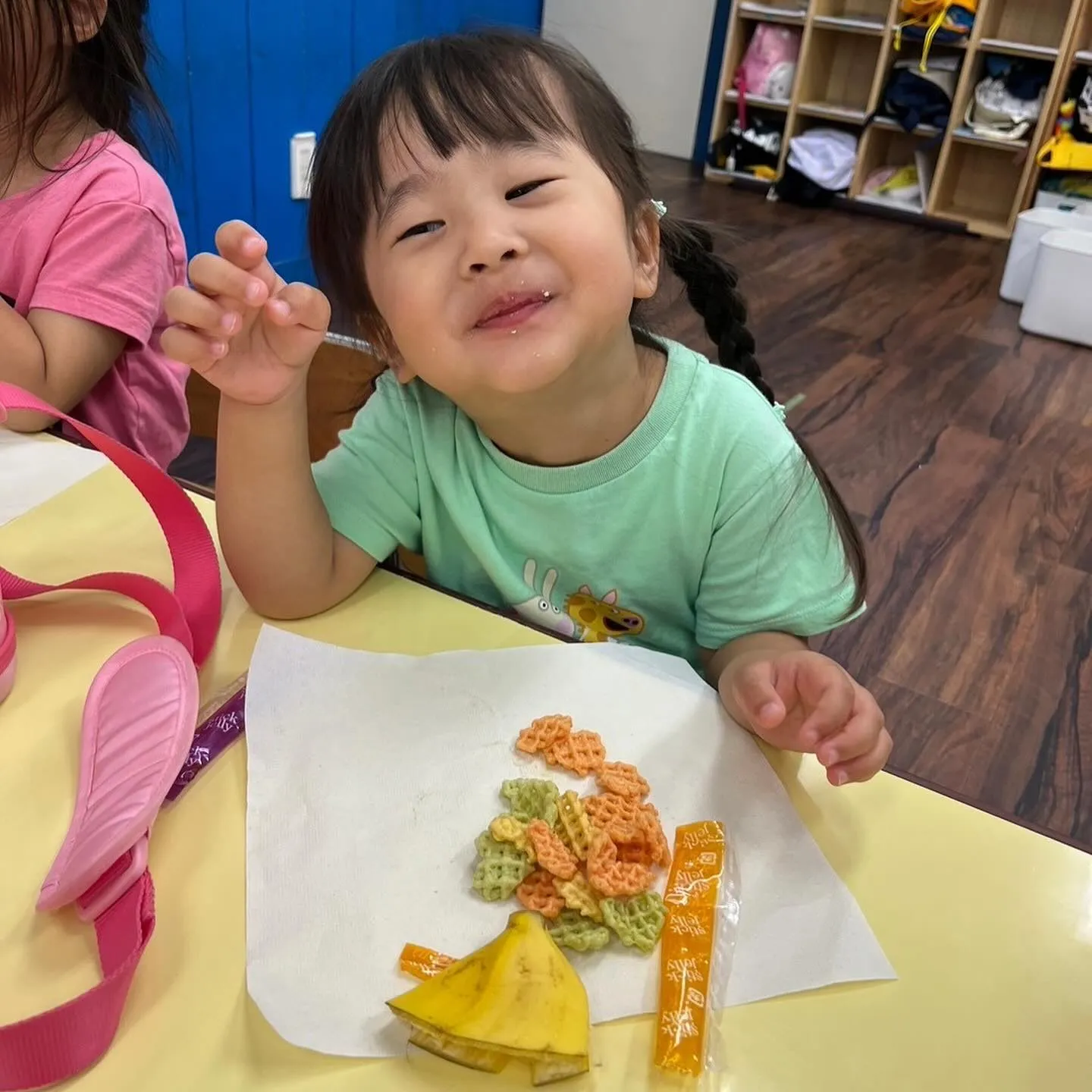 Kinder class and snack time to...