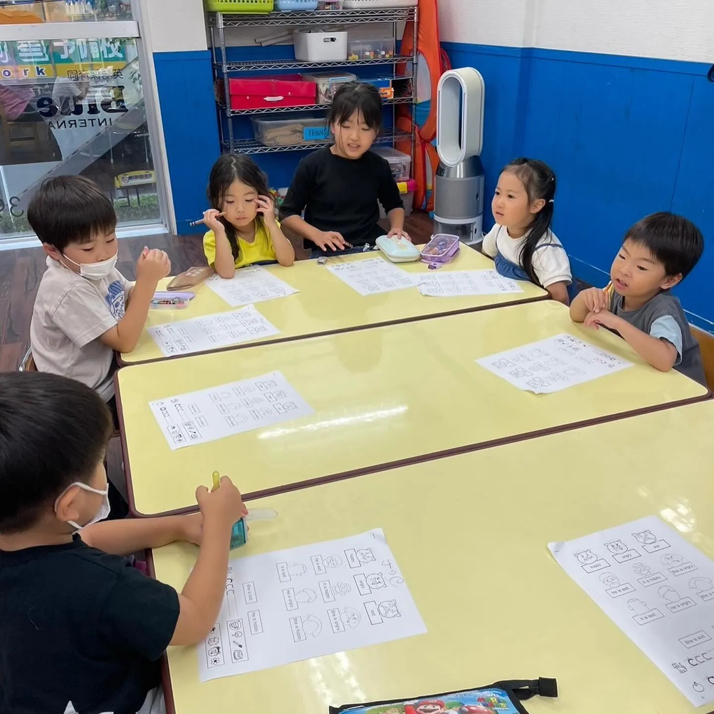 Bilingual class and club activ...