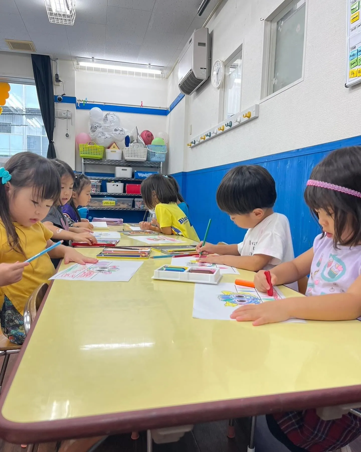 Kinder-snack time and craft 