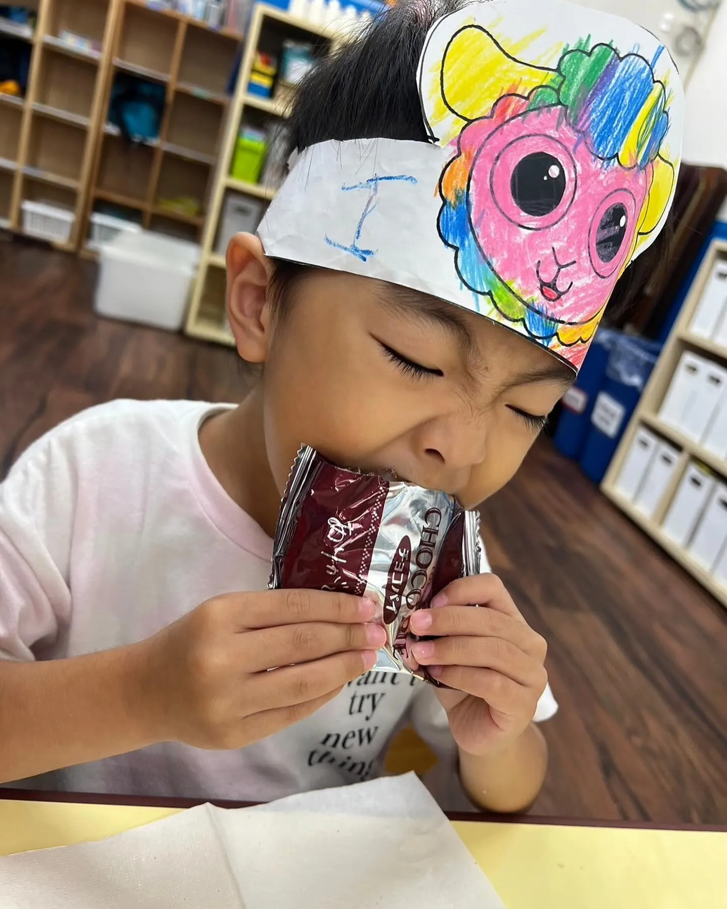 Kinder-snack time and craft 