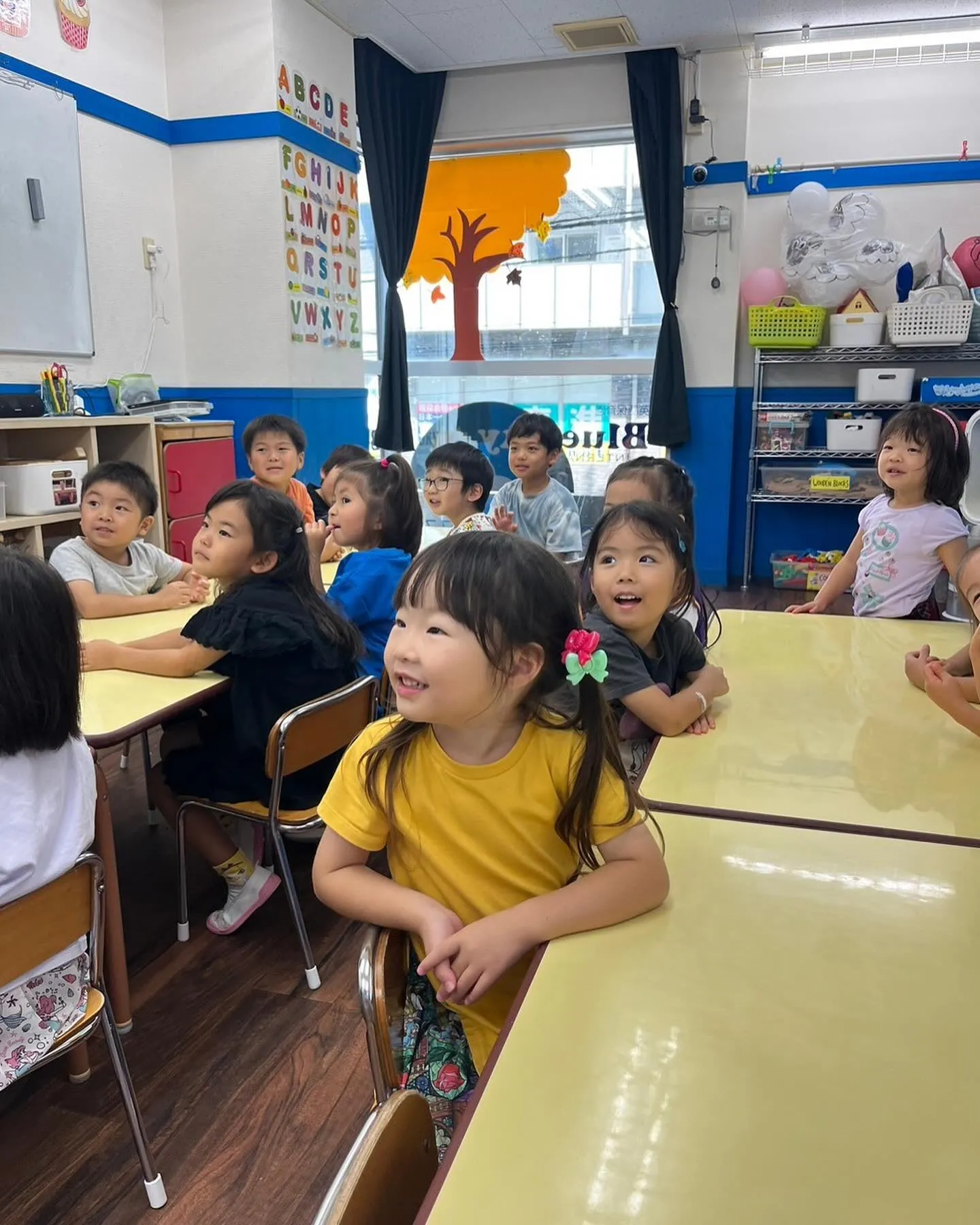 Kinder-snack time and craft 