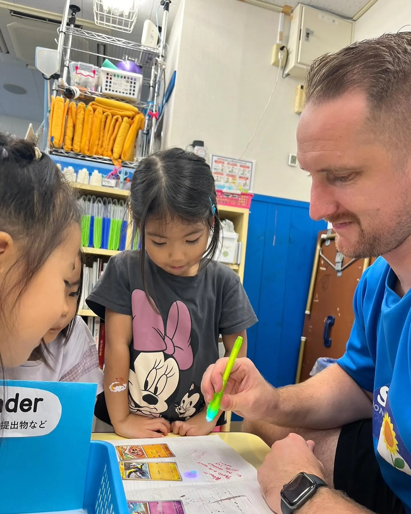 Kinder-snack time and craft 