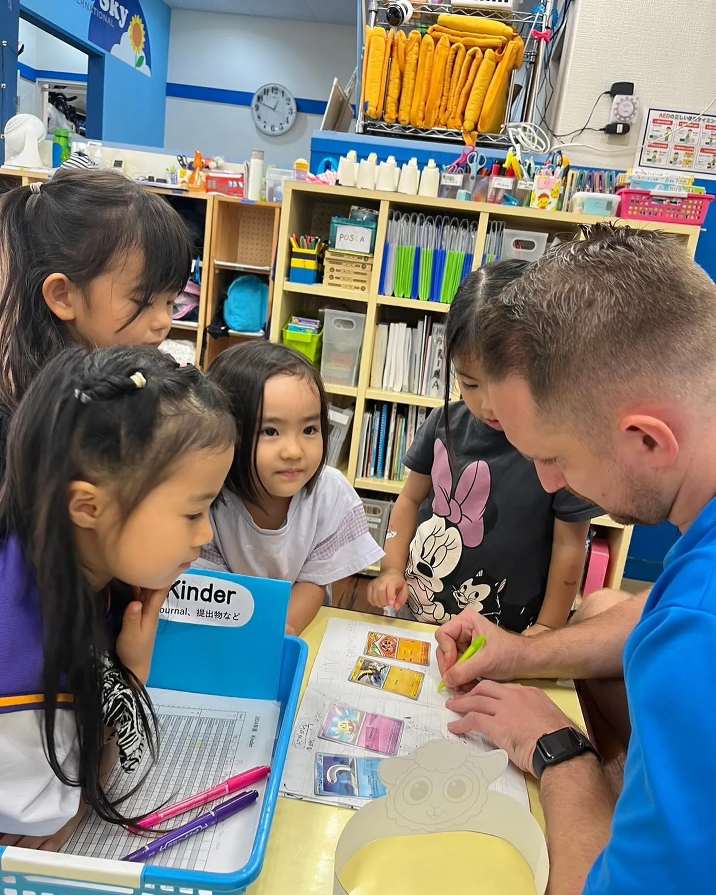 Kinder-snack time and craft 