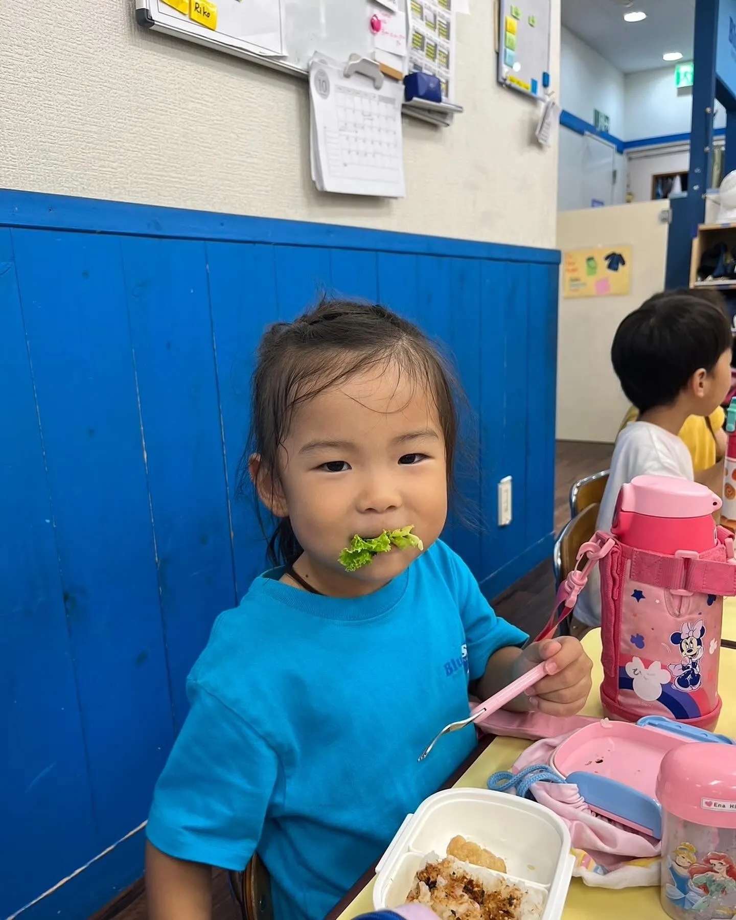 Kinder-snack time and craft 