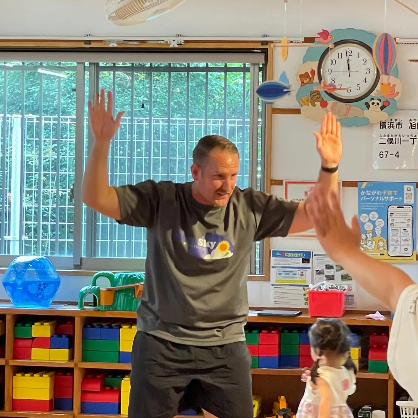 本日Virgil先生が区の地域子育て支援拠点のひなたぼっこで...