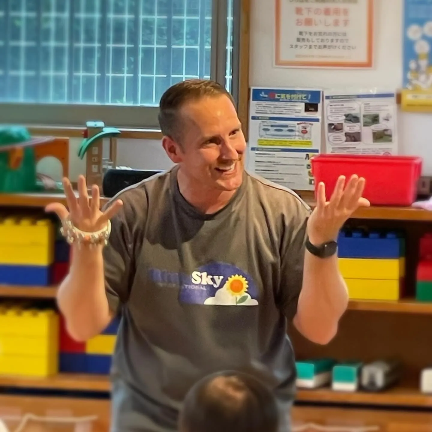 本日Virgil先生が区の地域子育て支援拠点のひなたぼっこで...