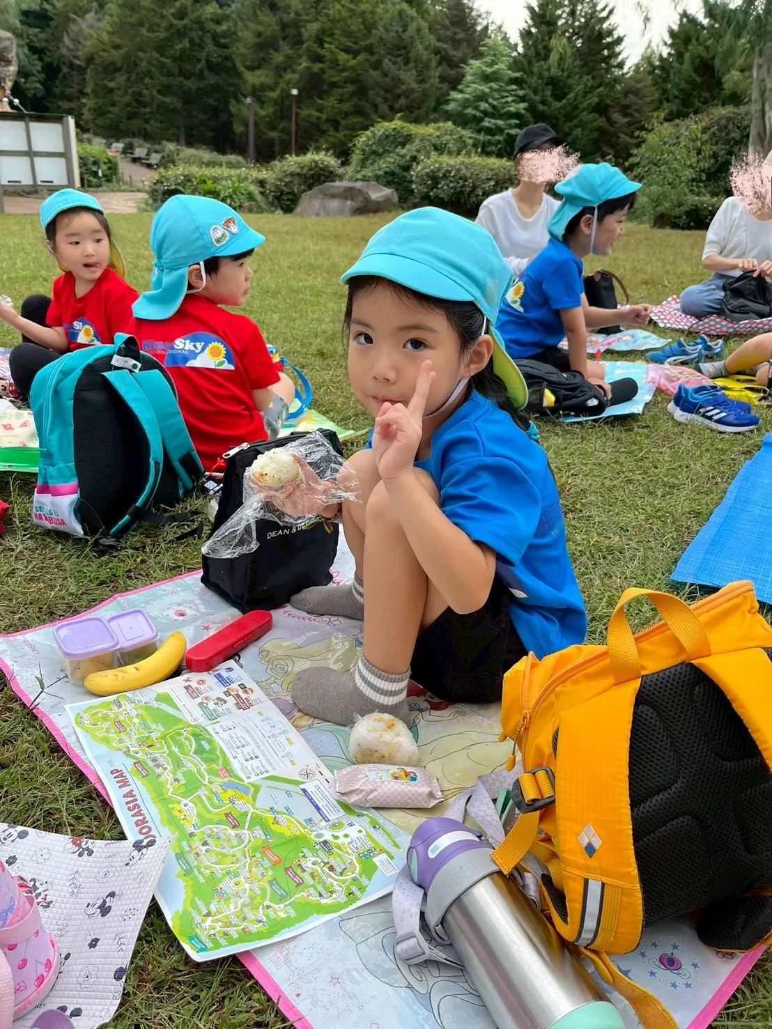 Today is a field trip！🌳