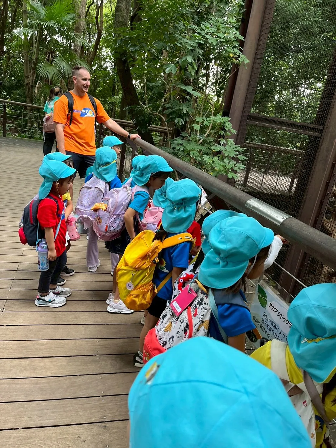 Today is a field trip！🌳