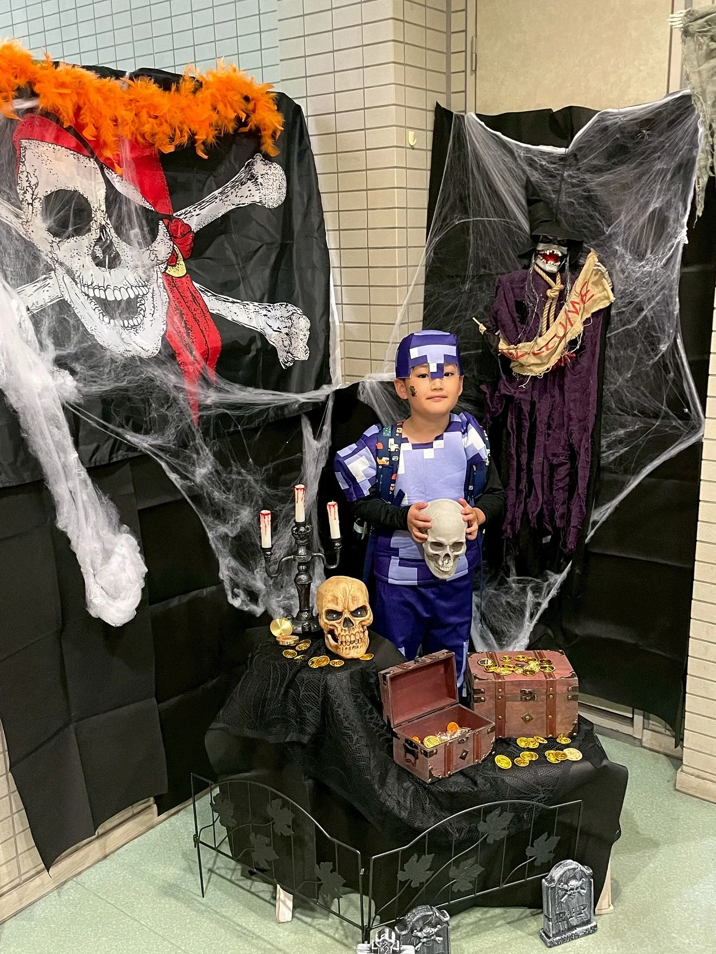 Trick or treat !!🎃👻