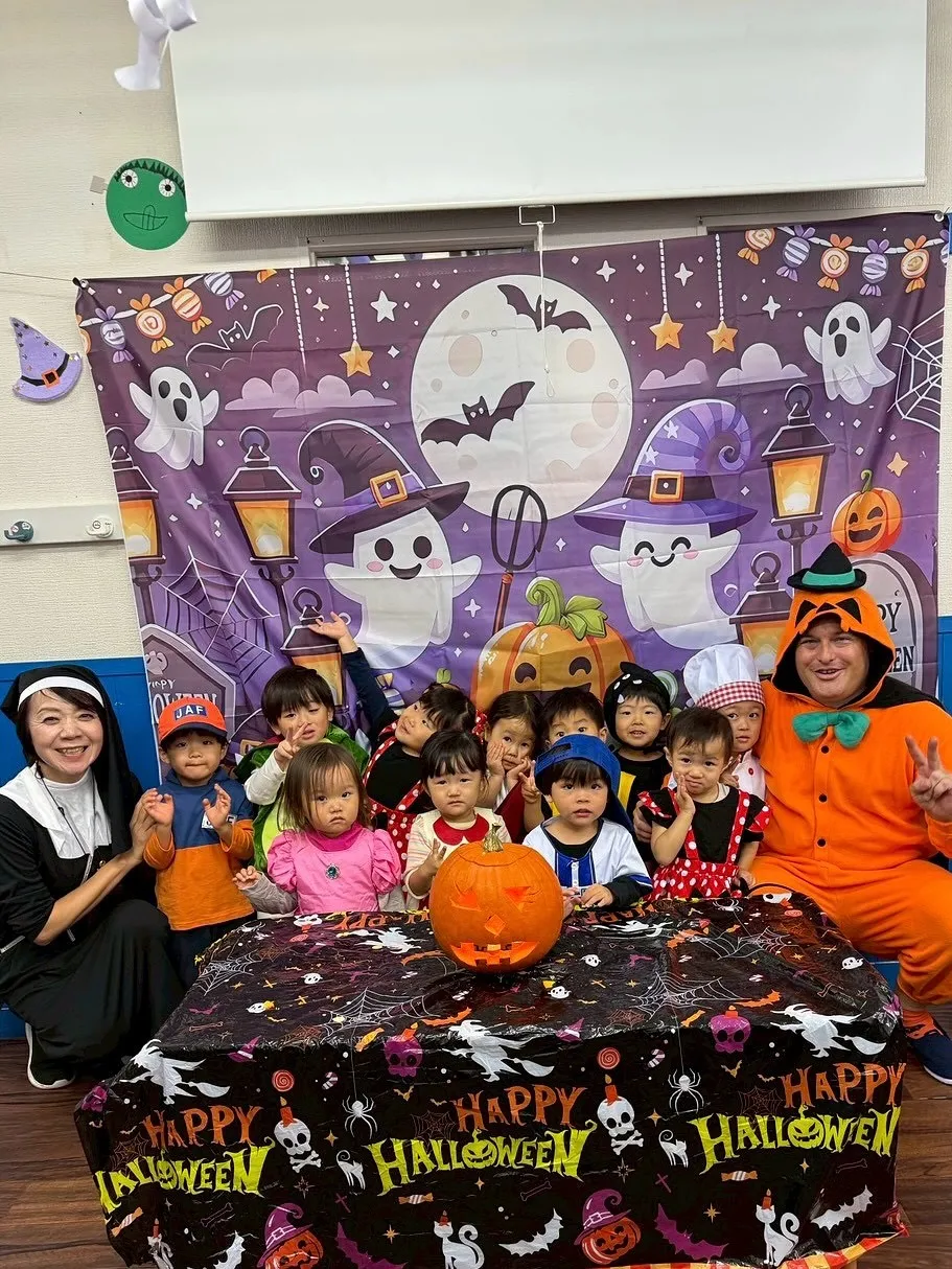 Trick or treat !!🎃👻