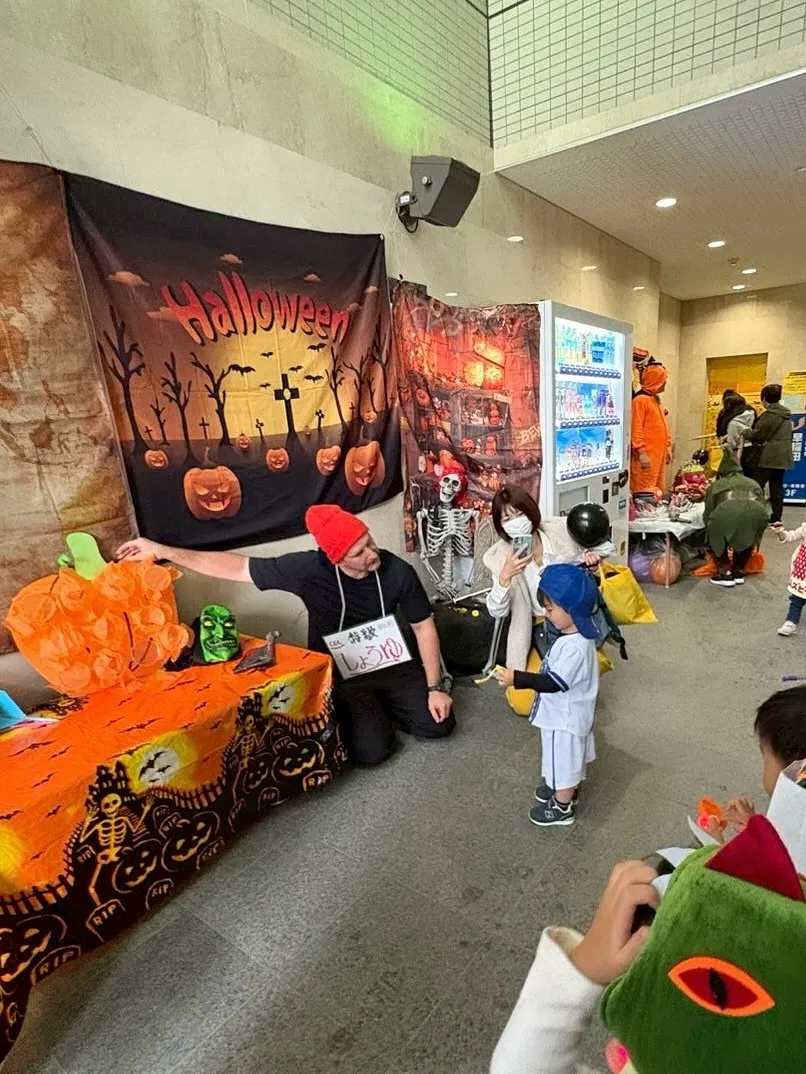 Trick or treat !!🎃👻