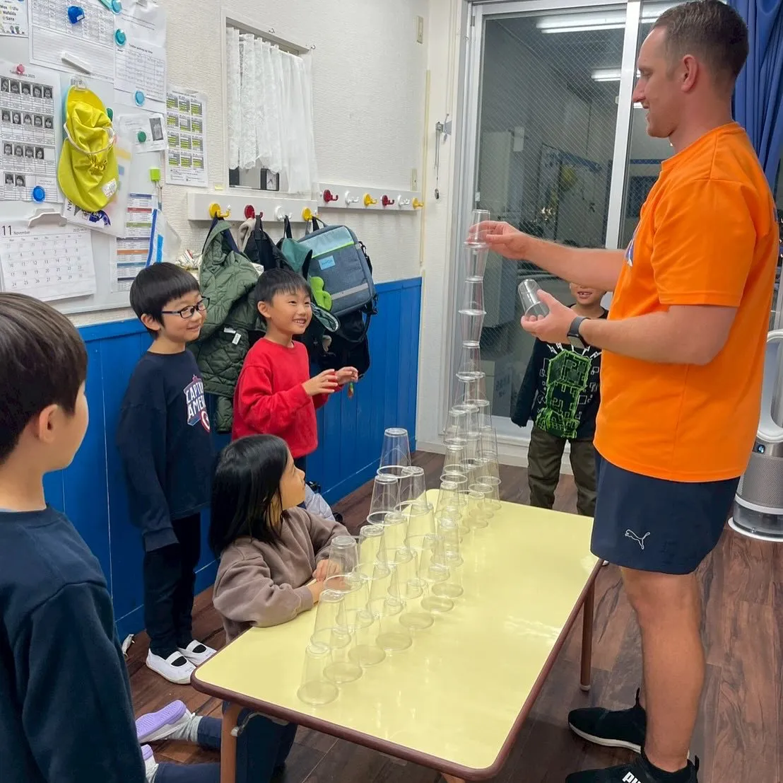 Bilingual class and Club Wedne...