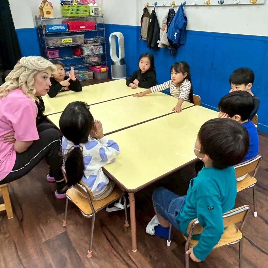 Bilingual class and Club Wedne...