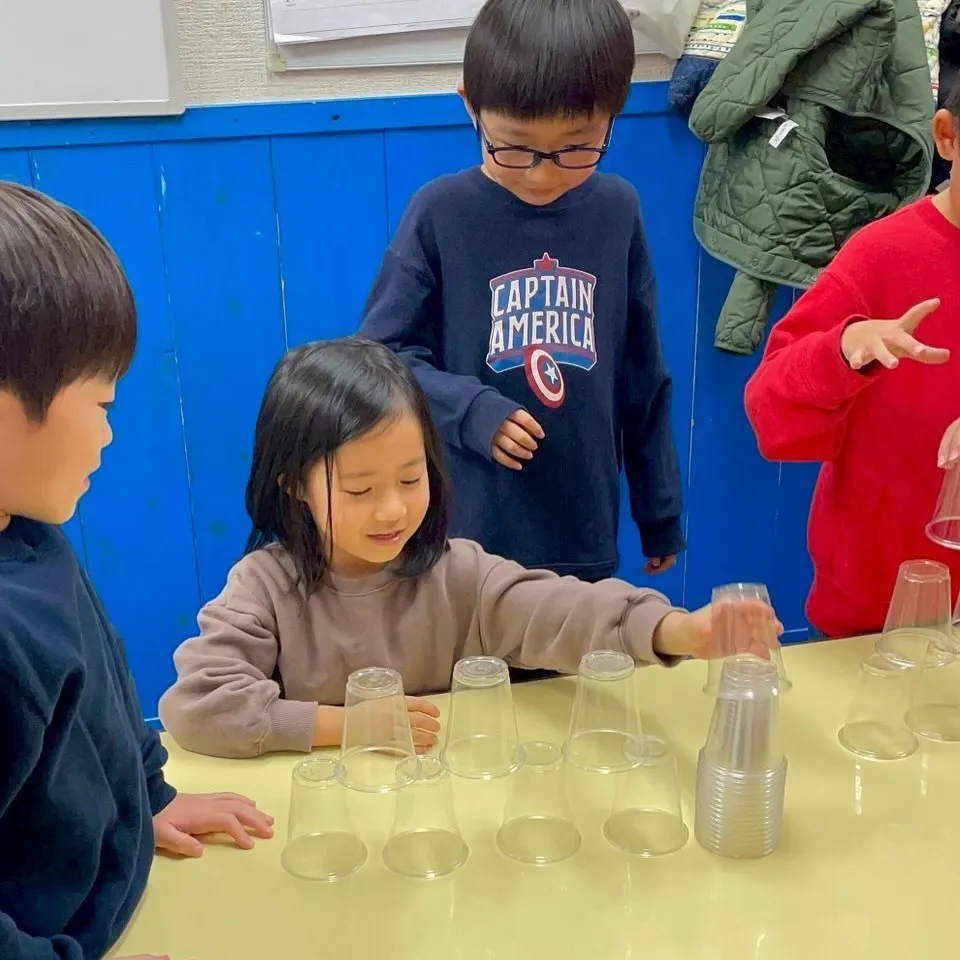 Bilingual class and Club Wedne...