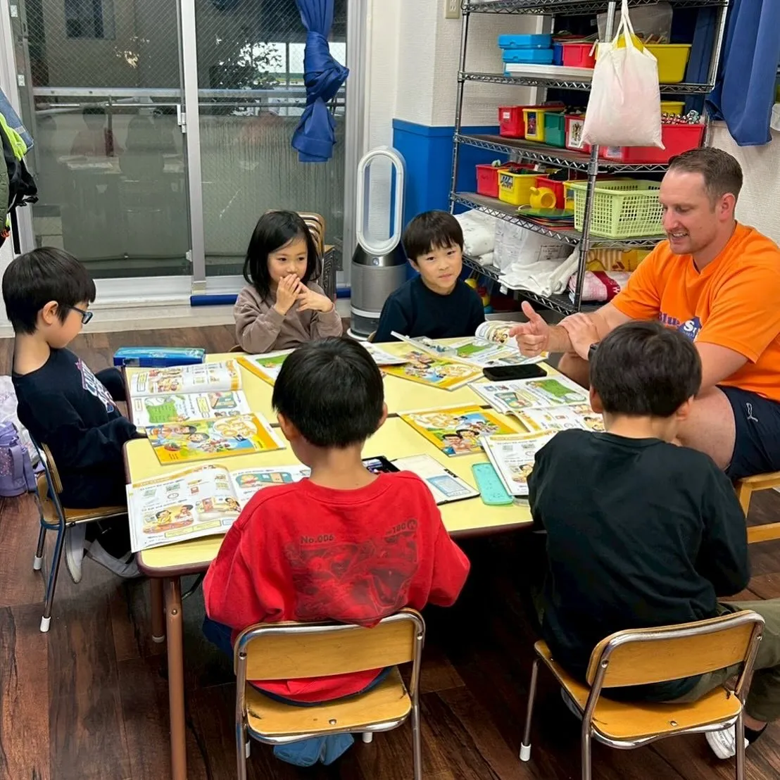 Bilingual class and Club Wedne...