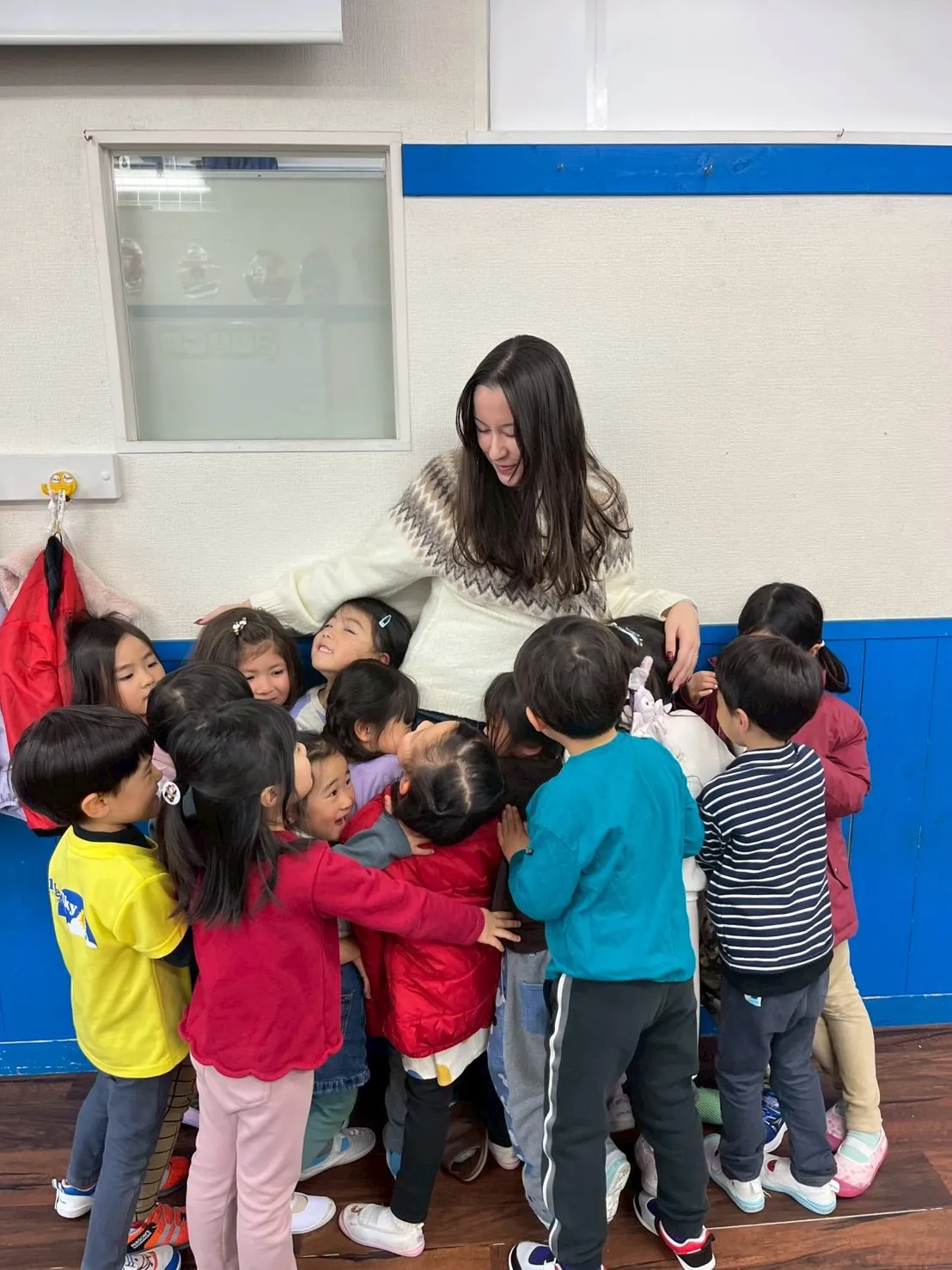 Hana, a teacher loved by the c...