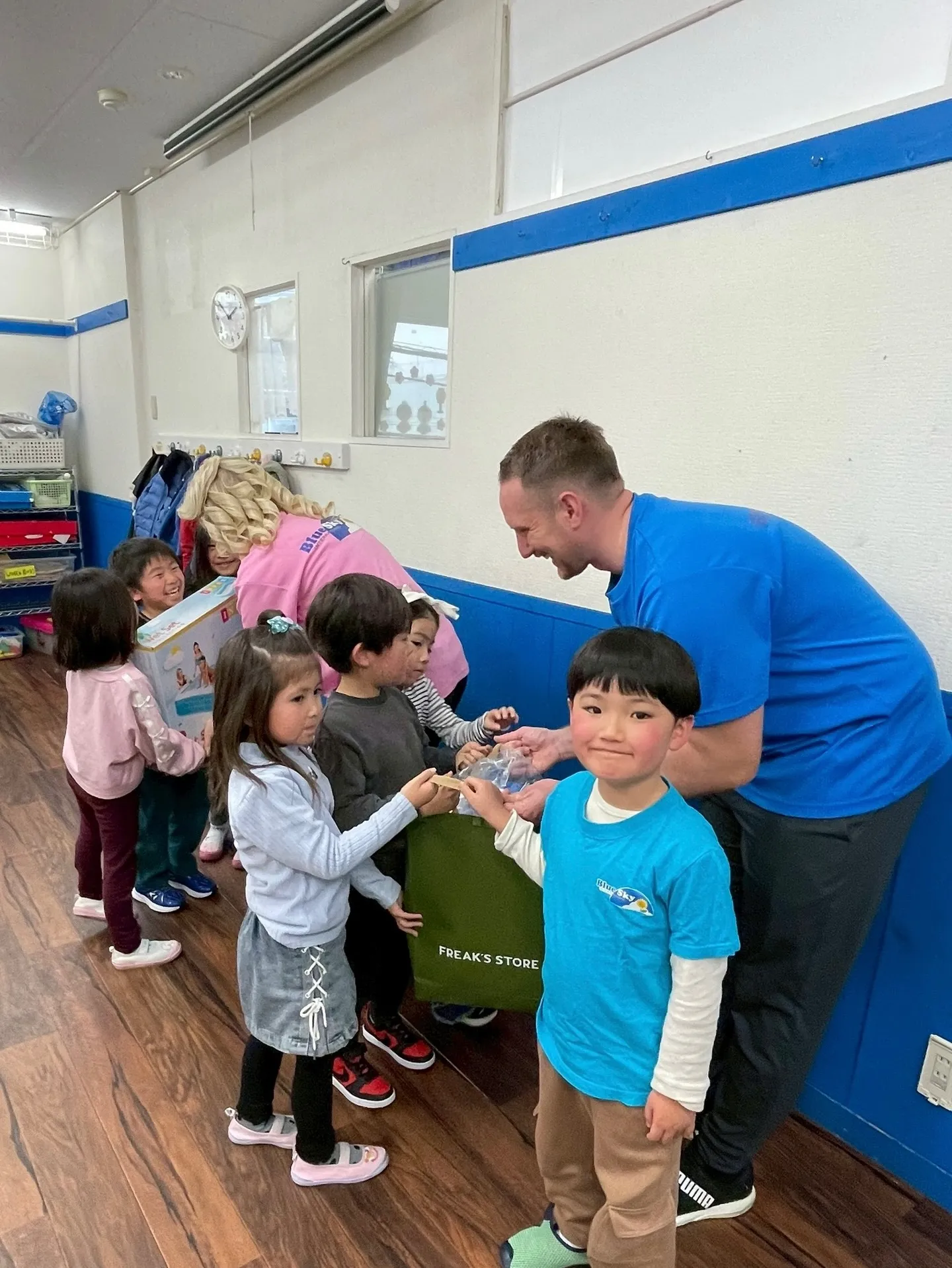 K3からスクールにプレゼントをいただきました🎁