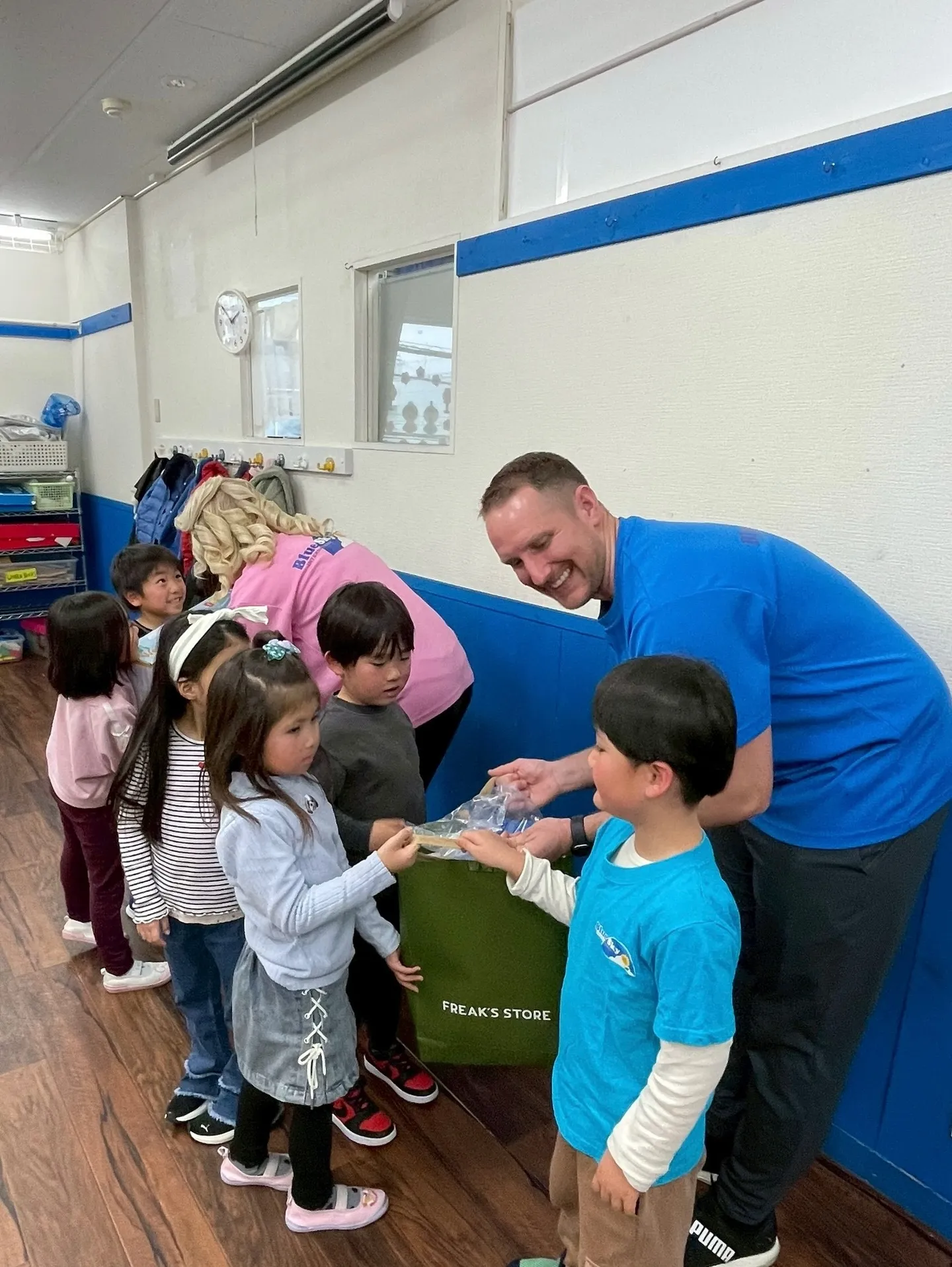 K3からスクールにプレゼントをいただきました🎁