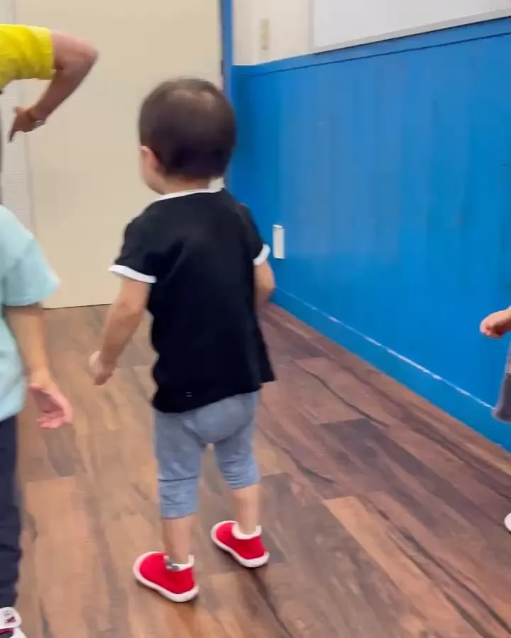 Toddle, Kinder class 動画です。